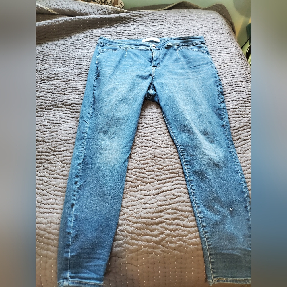 Signature Highrise Super Skinny Jeans
